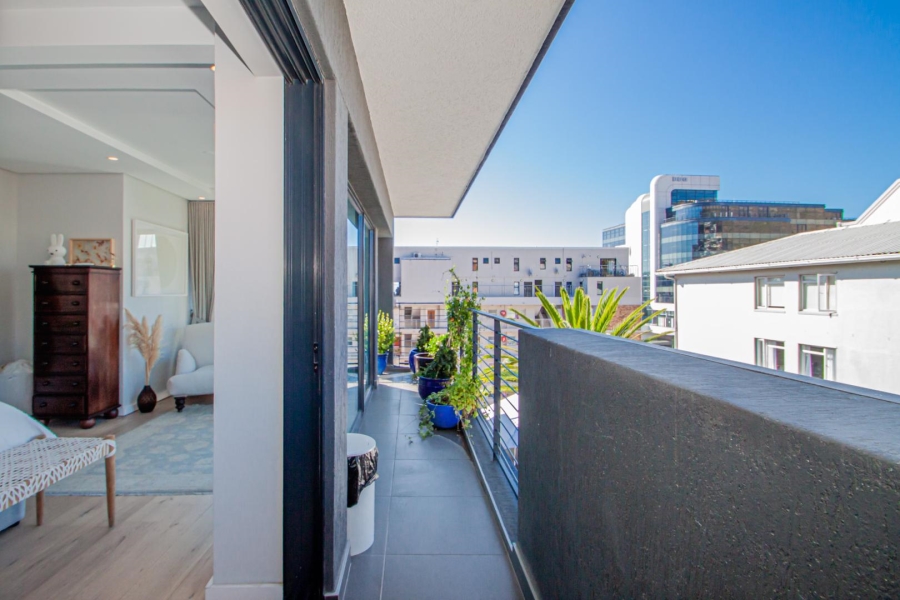 2 Bedroom Property for Sale in Sea Point Western Cape